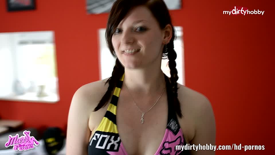 Deutsche Amateurin fickt MarryFucks